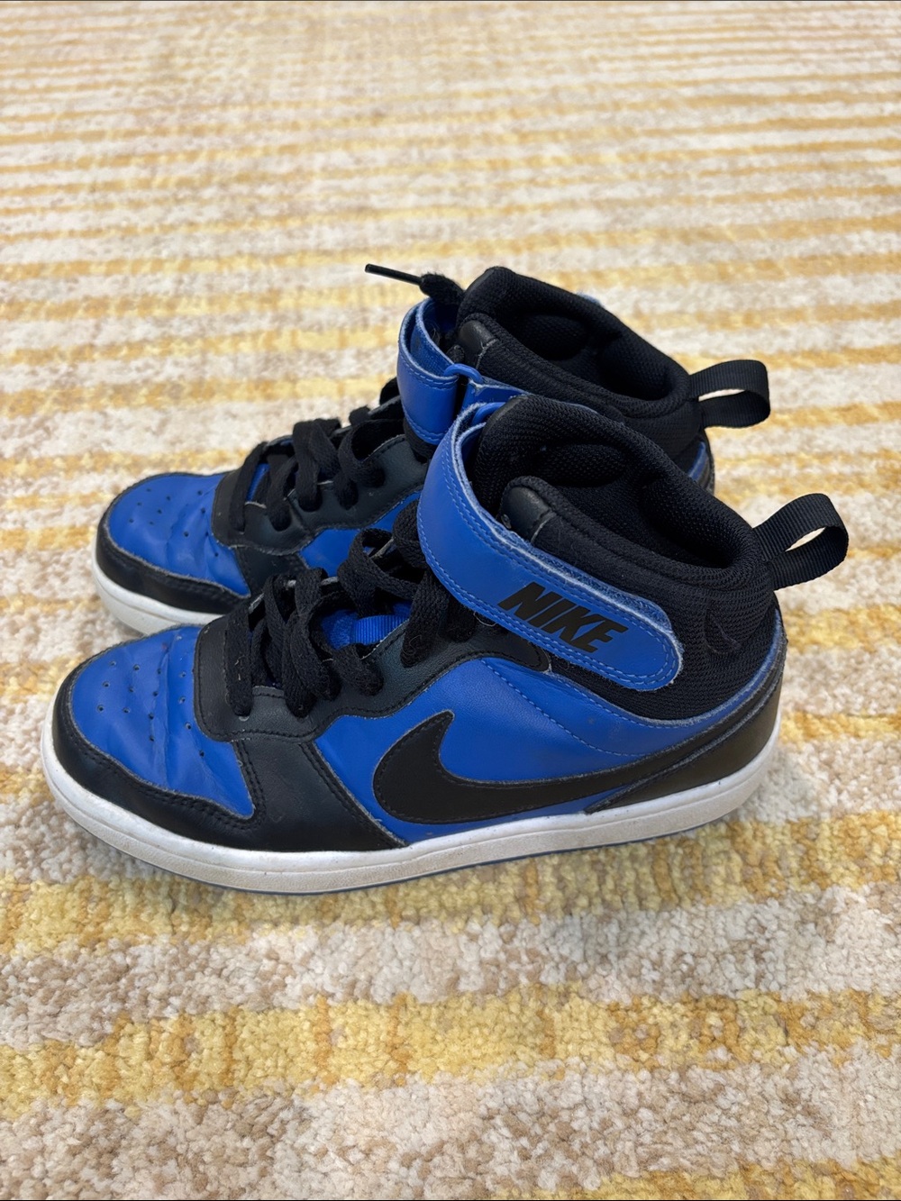 Nike Kids Blue and Black Mid-Top Sneakers Size 5Y